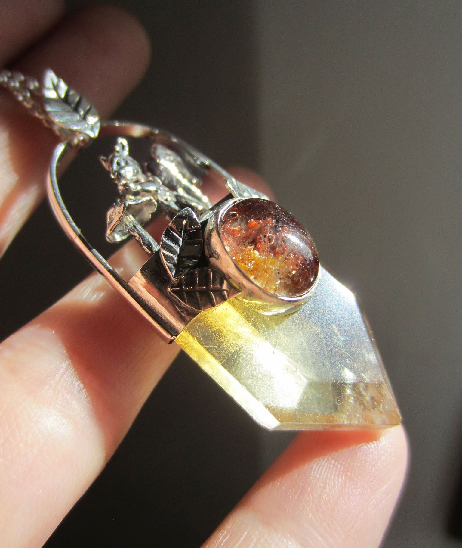 PÉNDULO ARDILLITA CURIOSA - Imagen 3